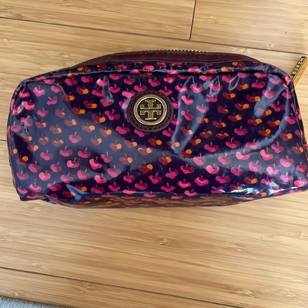 Tory Burch make up pouch